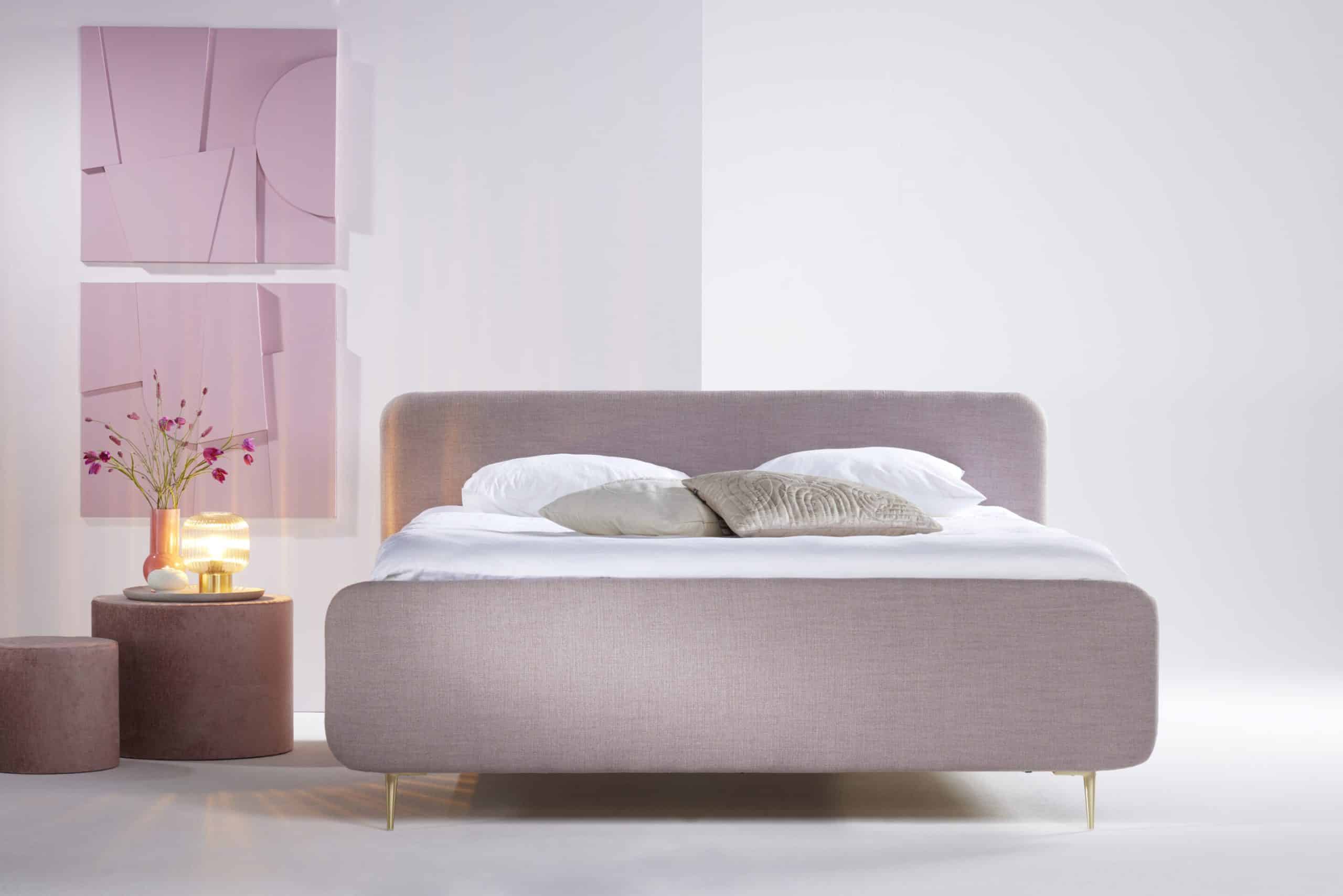 Eastborn Boxspring Globe